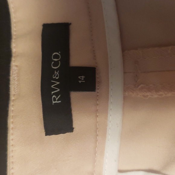 RW&CO 3.5 inch inseam Poly stretch Short - Picture 4 of 6